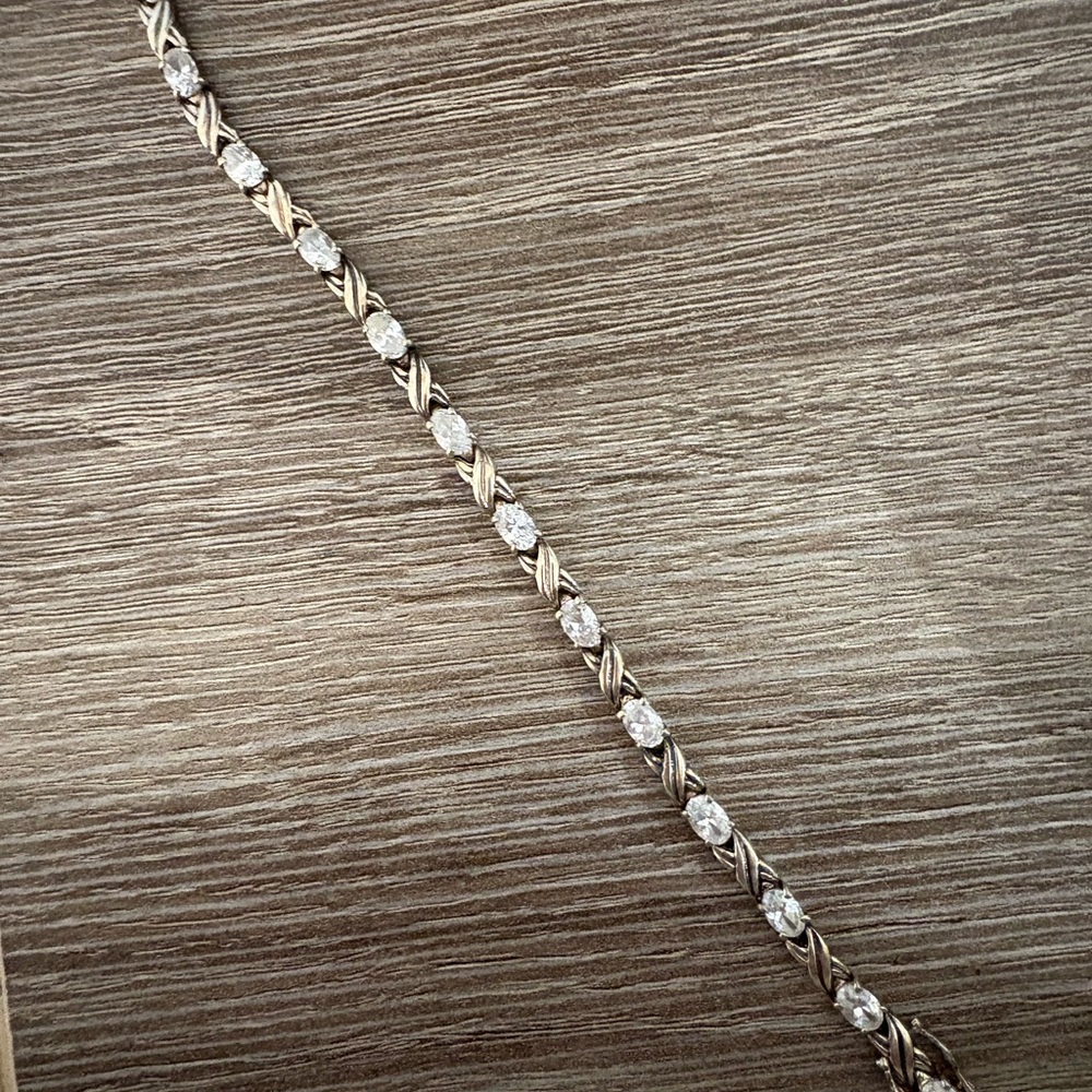 Elegant Women's Tennis Bracelet in Silver with Clear Stones